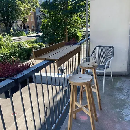 Centrally Located 2-bedroom In Oud-west * Amszterdam