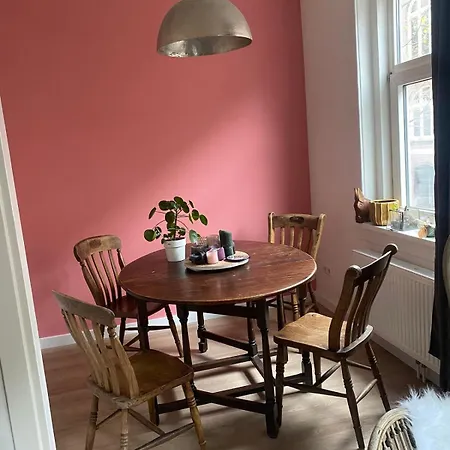 Centrally Located 2-bedroom In Oud-west * Amsterdam
