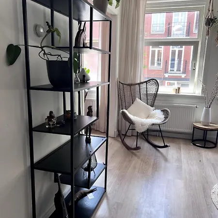 Apartmán Centrally Located 2-bedroom In Oud-west *